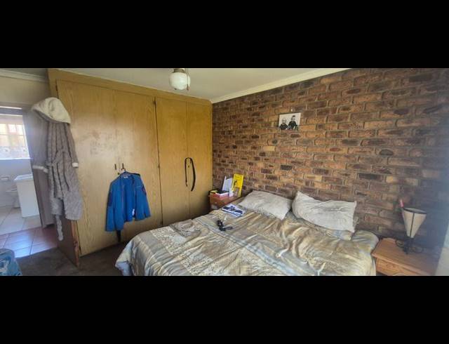 2 BEDROOM TOWNHOUSE FOR SALE IN WITPOORTJIE